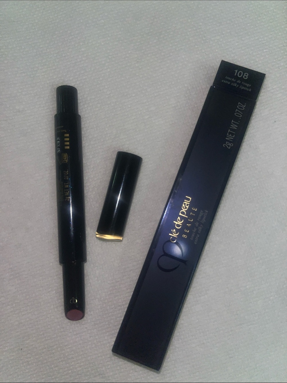 Cle de Peau Beaute touche de rouge extra silky lipstick - Shade 108